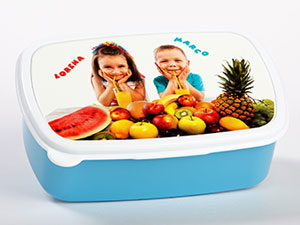 contenitore-lunch-box-in-plastica-con-divisorio-con-stampa-su-lamierino-disponibile-in-rosa-e-azzurro